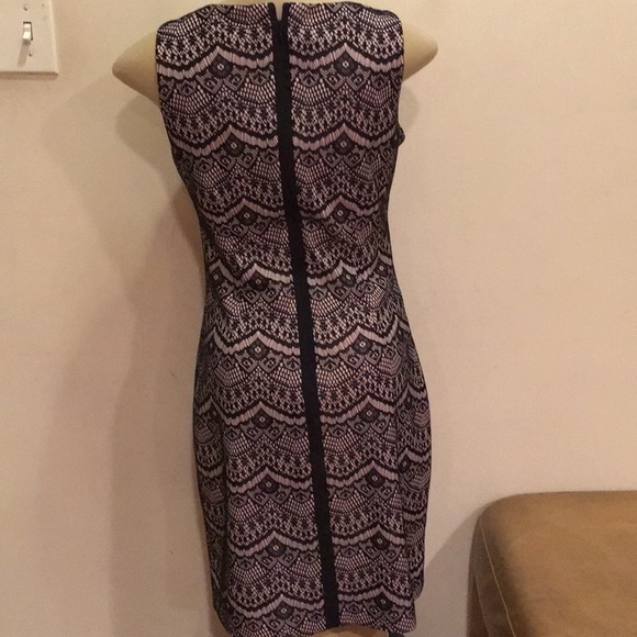 NWT Guess Bodycon Dress size 4 - Picture 3 of 6